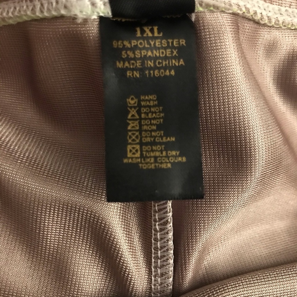 𝑀𝐼𝐷𝑁𝐼𝐺𝐻𝑇 ᑕOᑕO ♡︎ 𝐿𝑂𝑈𝑁𝐺𝐸𝑅𝐼𝐸 𝑆𝐸𝑇 - Picture 15 of 16